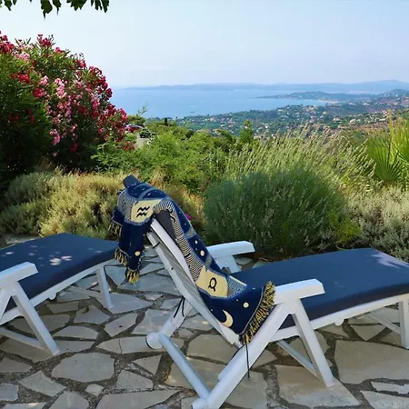 Beautiful Gulf Of St Tropez Mazet With Large Terrace, Private Area * Roquebrune-sur-Argens