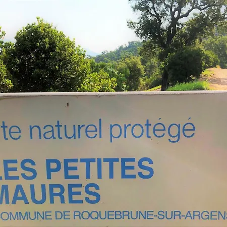 Beautiful Gulf Of St Tropez Mazet With Large Terrace, Private Area Apartment