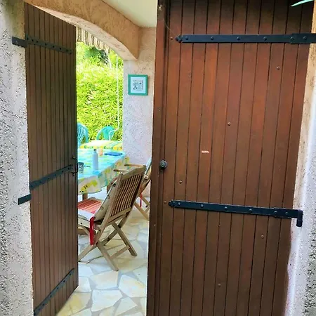 Apartment Beautiful Gulf Of St Tropez Mazet With Large Terrace, Private Area